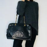 Chanel Coco mark Caviar Chain tote