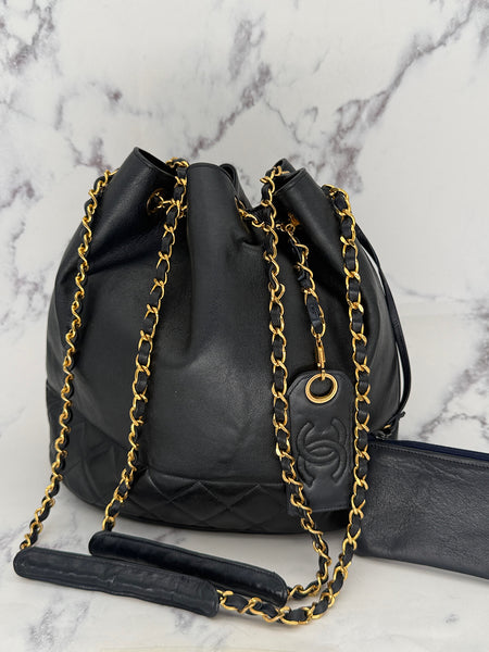 Rare Chanel Drawstring bag in Navy