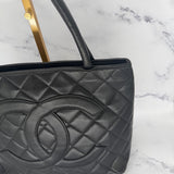 Chanel Lambskin Médallion Tote in Black