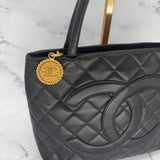 Chanel Lambskin Médallion Tote in Black