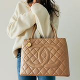Rare Chanel Médallion in Pearl Gold